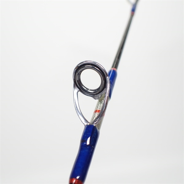 １０スパイクＳＫ７０２Ｍ